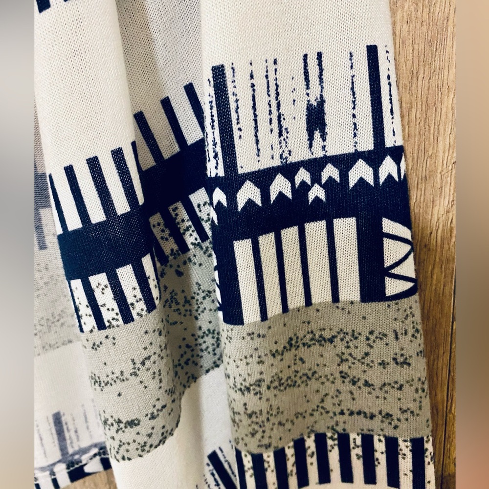 Vicabo Women’s Lightweight Cardigan - Picture 4 of 5